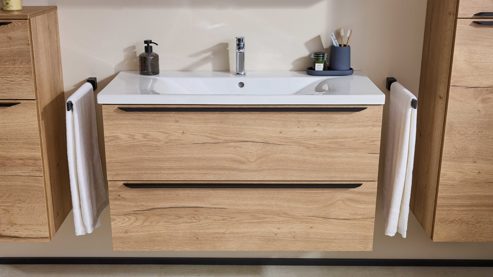 Badmöbel-Set Interliving aus Holz in Holzfarben Interliving Bad Serie 3715 - Badmöbel-Set mit Keramikbecken Eiche Sierra & Weiß