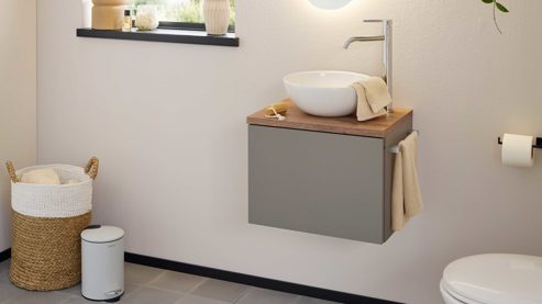 Badmöbel-Set Interliving aus Holz in Grau Interliving Bad Serie 3715 - Gästebadlösung mit beleuchtetem Spiegel Taupegrau, Viking Oak & Weiß - eine Tür, Breite ca. 50 cm