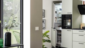 Einbauküche Express küchen aus Holz in Hellgrün EXPRESS KÜCHEN Einbauküche Clean mit Einbaugeräten Salbeigrün & Schwarz  - Länge ca. 390 cm