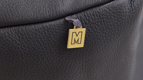 Zweisitzer Koinor aus Leder in Dunkelbraun KOINOR Polsterserie Finlay (Francis) - 2,5-Sitzer brauner Lederbezug & nickelfarben satiniert Metallkufe - Breite ca. 236 cm