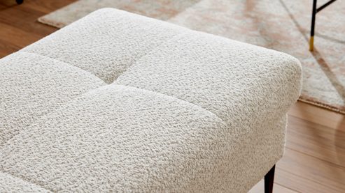 Polsterhocker Interliving aus Stoff in Hellgrau Interliving Sofa Serie 4420 - XXL-Hocker mit Metallfüßen graubeiger Bezug LRS 19 – ca. 152 x 65 cm