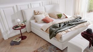 Boxspringbett Interliving aus Stoff in Weiß Interliving Boxspring Bett Serie 1421 elfenbeinfarbener Bezug Alfor 101 - Liegefläche ca. 180 x 200 cm
