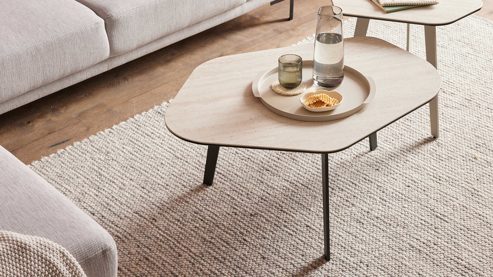 Couchtisch Interliving aus Keramik in Beige Interliving Couchtisch Serie 6231 - Couchtisch travertinfarbene Keramik & schwarzer Stahl - 92 x 65 cm