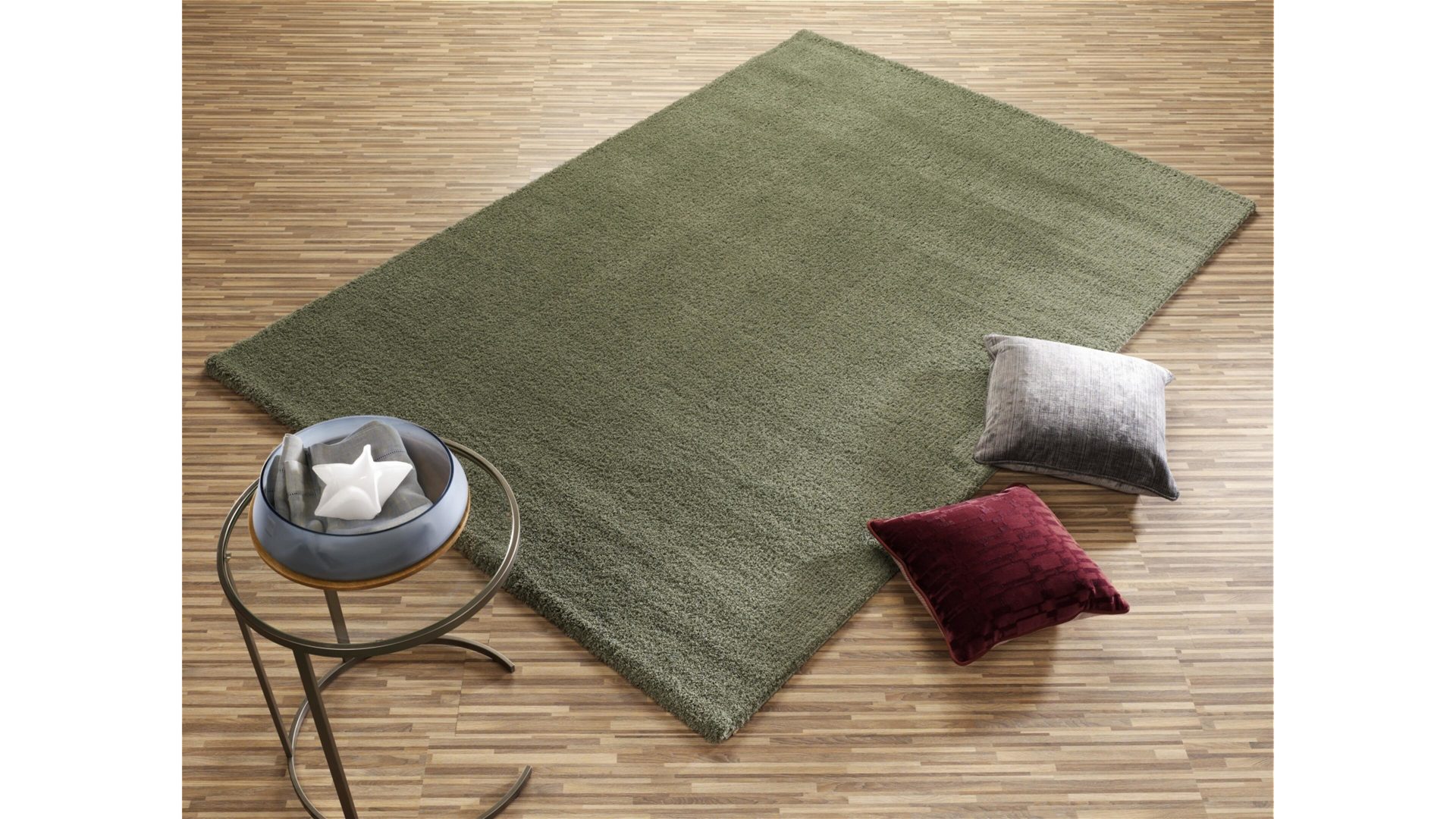 Hochflorteppich Oci aus Kunstfaser in Grün Hochflorteppich Soft Dream für Ihre Wohnaccessoires olivfarbene Kunstfaser – ca. 65 x 130 cm