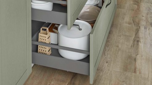 Einbauküche Nobilia® aus Holz in Grün nobilia® Einbauküche Frame mit JUNKER Geräten und  Ansetztisch olivgrüne Holzstruktur & Endgrain Oak - zweiteilig