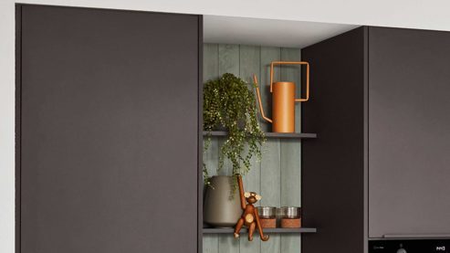 Einbauküche Nobilia® aus Holz in Dunkelbraun nobilia® Einbauküche Look mit Geräten und Kücheninsel Coffee strukturiert, Eiche olive & Schiefergrau - zweiteilig