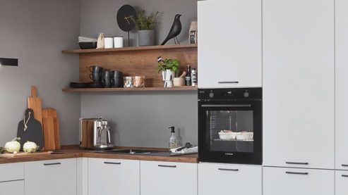 Einbauküche Nobilia® aus Holz in Weiß nobilia® Einbauküche Senso mit Geräten, z. B. Inselhaube Alpinweiß & Eiche Havanna - Stellfläche ca. 300 x 340 cm