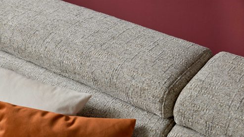 Ecksofa Interliving aus Stoff in Grau Interliving Sofa Serie 4420 - Ecksofa mit Holzfüßen grausilberner Bezug LRS 19 – Stellfläche ca. 178 x 256 cm