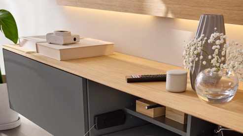 Wohnwand Interliving aus Holz in Dunkelgrau Interliving Wohnzimmer Serie 2035 - TV-Wand dunkelgrauer Mattlack & Eiche - zweiteilig, Länge ca. 200 cm