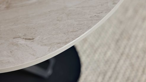 Couchtisch Interliving aus Keramik in Beige Interliving Couchtisch Serie 6230 travertinfarbene Keramik & Klarglas - 95 - 150 x 60 cm