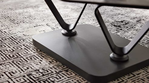 Couchtisch Interliving aus Keramik in Dunkelgrau Interliving Couchtisch Serie 6232 titanfarbene Keramik & schwarzer Stahl - 80-137 x 80 cm