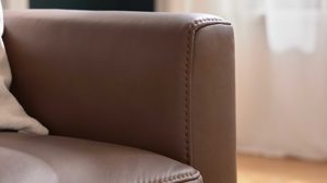 2,5-Sitzer Interliving aus Leder in Braun Interliving Sofa Serie 4066 – 2,5-Sitzer walnussfarbenes Leder Cloudy noce & schwarze Metallfüße – Länge ca. 180 cm