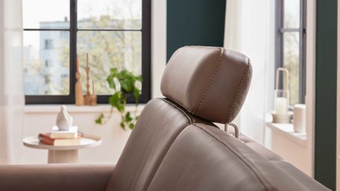 Kopfstütze Interliving aus Leder in Braun Interliving Sofa Serie 4066 – Kopfstütze walnussfarbenes Leder Cloudy noce - ca. 71 x 18 cm