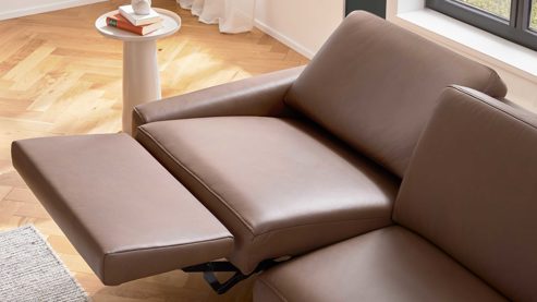 Funktion Interliving aus Metall in Transparent Interliving Sofa Serie 4066 – WallAway-Funktion motorisch