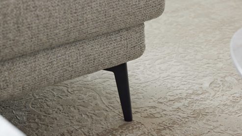 Ecksofa Interliving aus Leder Stoff in Hellgrau Interliving Sofa Serie 4066 – Ecksofa granitfarbener Webstoff Lian & schwarze Metallfüße – Stellfläche ca. 267 x 169 cm