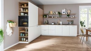 Einbauküche Nolte® küchen aus Holz in Weiß nolte® Einbauküche Manhattan mit Einbaugeräten Weiß & Natureiche – Stellfläche ca. 250 x 370 cm