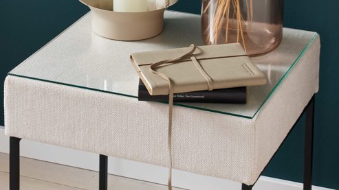 Nachtkommode Interliving aus Stoff in Weiß Interliving Bettsystem Serie 1414 - Nachtkonsole elfenbeinfarbener Bezug GCP 11 - ca. 49 x 45 cm