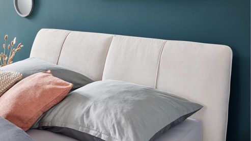 Polsterbett Interliving aus Stoff in Weiß Interliving Bettsystem Serie 1414 - Polsterbett elfenbeinfarbener Bezug GCP 11 - Liegefläche ca. 180 x 200 cm