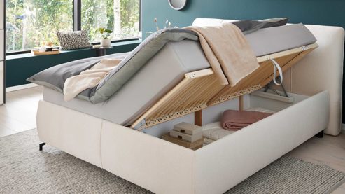 Polsterbett Interliving aus Stoff in Weiß Interliving Bettsystem Serie 1414 - Polsterbett elfenbeinfarbener Bezug GCP 11 - Liegefläche ca. 180 x 200 cm