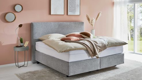 Boxspringbett Interliving aus Stoff in Hellgrau Interliving Bettsystem Serie 1414 - Boxspringbett platingrauer Bezug GFS 49 - Liegefläche ca. 180 x 200 cm