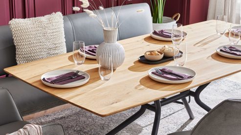 Esstisch Interliving aus Holz in Holzfarben Interliving Esszimmer Serie 5116 – Esstisch helle Wildeiche & schwarzes Metall - ca. 210 x 100 cm