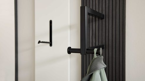 Wandgarderobe Interliving aus Holz in Schwarz Interliving Garderobe Serie 6015 - Wandgarderobe Mooreiche - ca. 21 x 180 cm