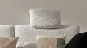 Kopfstütze Interliving aus Stoff in Creme Interliving Sofa Serie 4304 – Comfort-Kopfstütze ecrufarbener Bezug Macan - ca. 44 x 22 cm