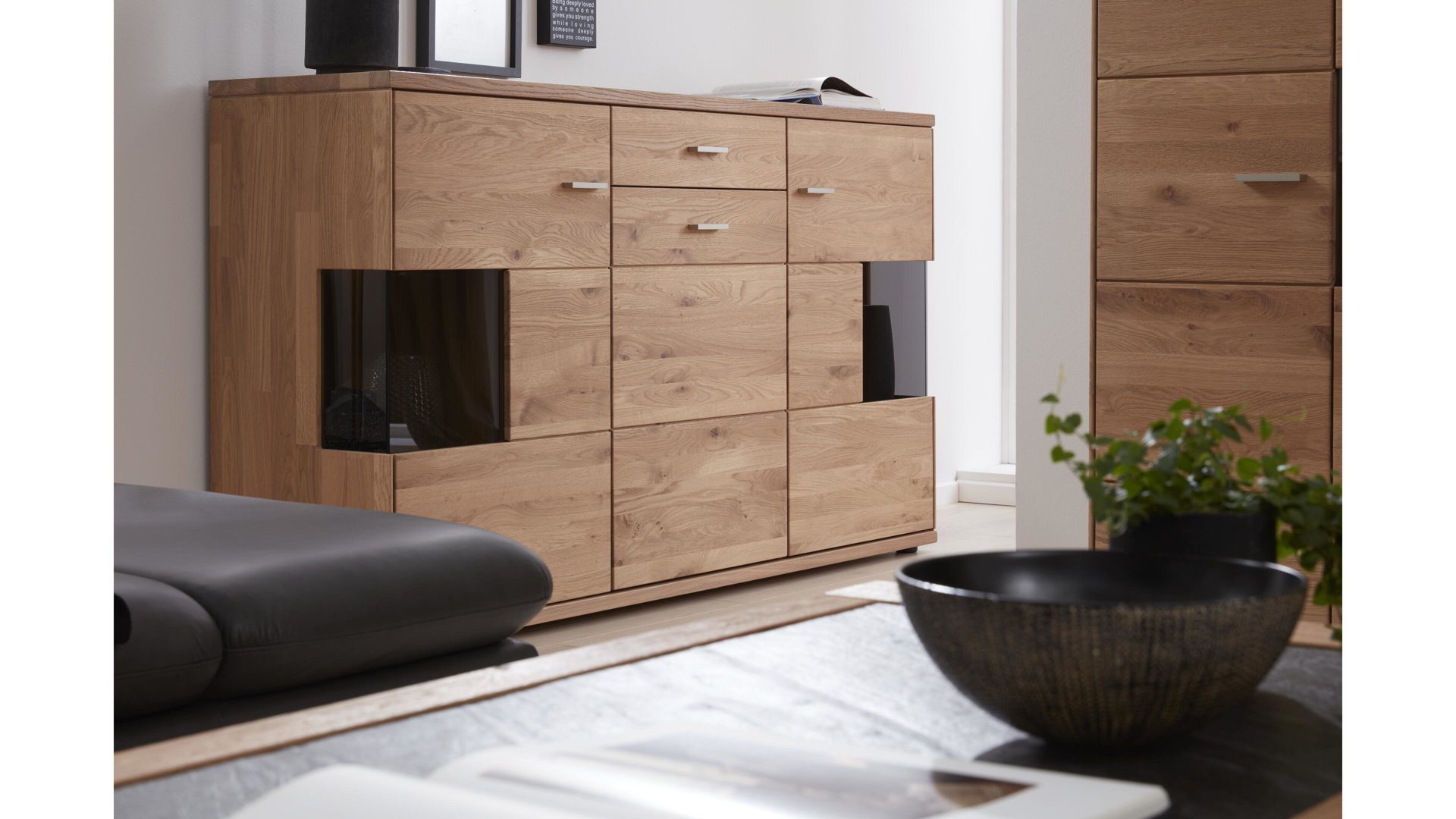 Sideboard Decker aus Holz in Holzfarben Sideboard biancofarbene Wildeiche – drei Türen, eine Schublade