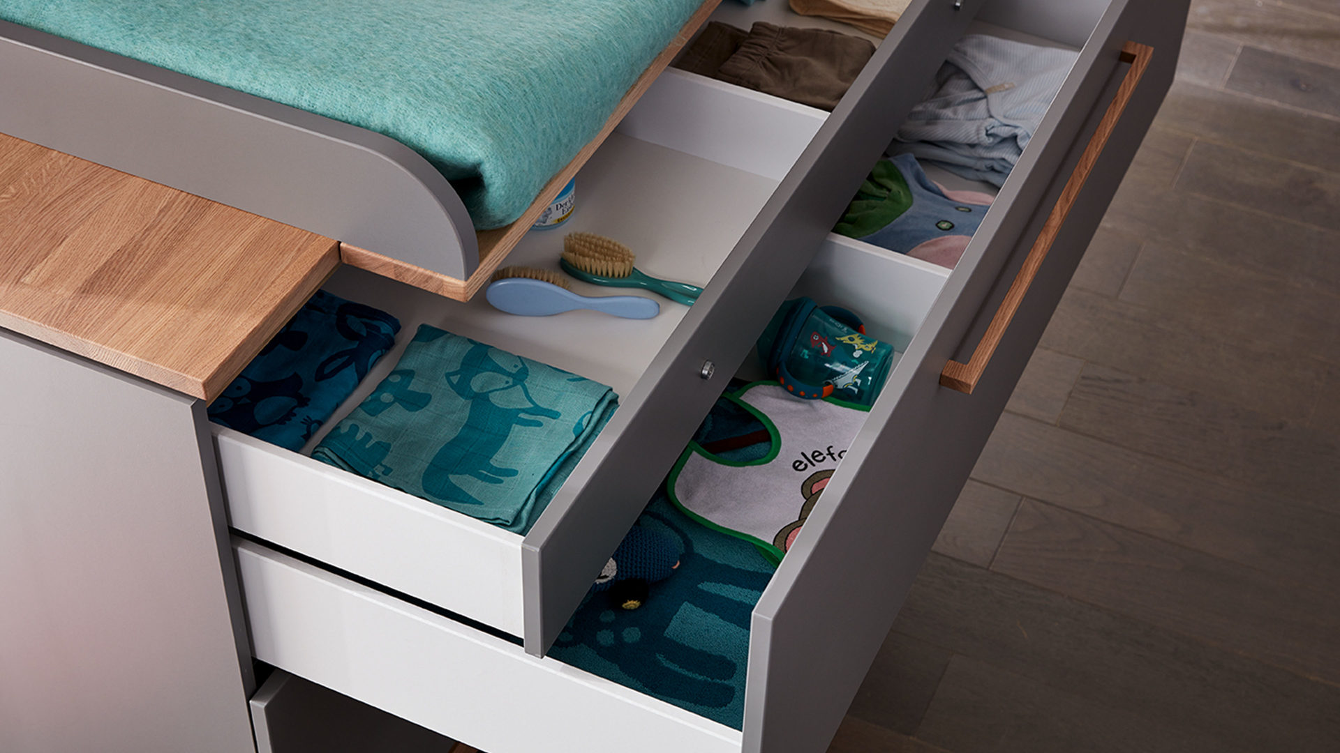 Wickelkommode Paidi aus Holz in Grau PAIDI Babyzimmer Sten – Wickelkommode Eiche & Schiefergrau – zwei Schubladen