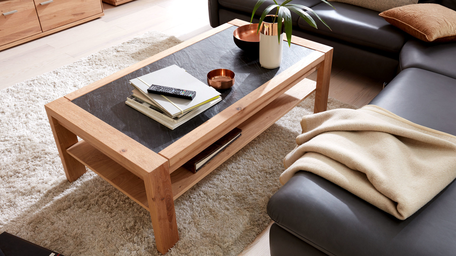 Couchtisch Decker aus Holz in Holzfarben Couchtisch bzw. Sofatisch biancofarbene Wildeiche & Schiefer – ca. 130 x 70 cm