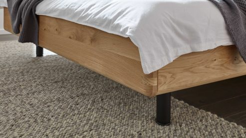 Bettgestell Interliving aus Holz in Grau Interliving Schlafzimmer Serie 1015 – Bettgestell sienafarbener Bezug Kano 9811 & Wildeiche – Liegefläche ca. 200 x 200 cm