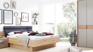 Bettgestell Interliving aus Holz in Anthrazit Interliving Schlafzimmer Serie 1023 – Bettgestell schwebend, Liegefläche ca. 140 x 200 cm - Balkeneiche & Anthrazit