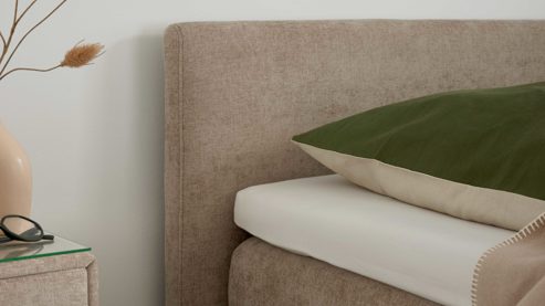 Boxspringbett Interliving aus Stoff in Beige Interliving Bettensystem Serie 1420 - Boxspringbett mit Maßkopfteil beige Chenille Toni & Füße K08-10 - Liegefläche ca. 180 x 200 cm