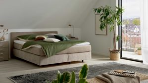 Boxspringbett Interliving aus Stoff in Beige Interliving Bettensystem Serie 1420 - Boxspringbett mit Maßkopfteil beige Chenille Toni & Füße K08-10 - Liegefläche ca. 180 x 200 cm