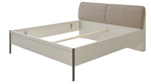 Komplettzimmer Interliving aus Holz in Hellgrau Interliving Schlafzimmer Serie 1035 – Komplettzimmer mit Polster-Bettanlage und Kommode Webstoff Sahara, Champagner & Riffholz - Liegefläche ca. 180 x 200 cm