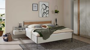 Bettgestell Interliving aus Holz in Hellgrau Interliving Schlafzimmer Serie 1035 – Bettgestell mit Holzeinlage und Beimöbeln Riffholz & Champagner - fünfteilig, Liegefläche ca. 180 x 200 cm