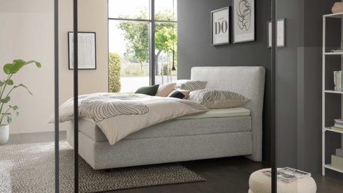 Boxspringbett Interliving aus Stoff in Grau Interliving Boxspringbett Serie 1421 hellgrauer Stoffbezug Pollux 80 - Liegefläche ca. 180 x 200 cm
