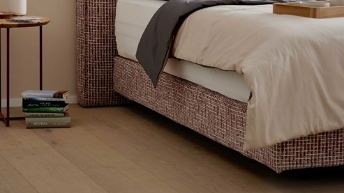 Boxspringbett Interliving aus Stoff in Rot Interliving Boxspring Bett Serie 1421 magnolienfarbener Bezug Freya 160 - Liegefläche ca. 180 x 200 cm