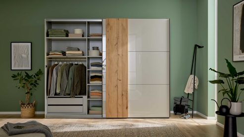 Komplettzimmer Interliving aus Holz in Hellgrau Interliving Schlafzimmer Serie 1036 – Komplettzimmer Champagner & Kernholz - vierteilig