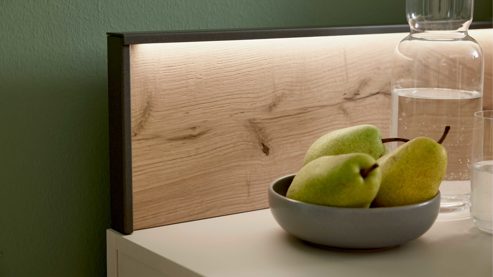 Komplettzimmer Interliving aus Holz in Hellgrau Interliving Schlafzimmer Serie 1036 – Komplettzimmer Champagner & Kernholz - vierteilig