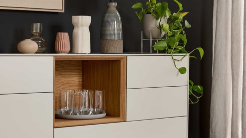 Sideboard Interliving aus Holz in Beige Interliving Wohnzimmer Serie 2034 - Sideboard beiger Lack & Eiche - vier Schubladen, eine Klapptür, Länge ca. 200 cm