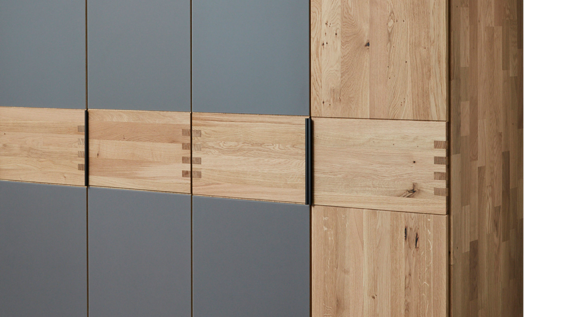 Komplettzimmer Interliving aus Holz in Holzfarben Interliving Schlafzimmer Serie 1015 – Komplettzimmer Wildeiche – vierteilig, fünftürig