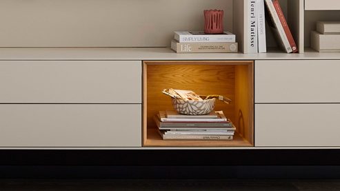 Lowboard Interliving aus Holz in Beige Interliving Wohnzimmer Serie 2034 - Lowboard beiger Lack & Eiche - vier Schubladen, eine Tür, Länge ca. 270 cm