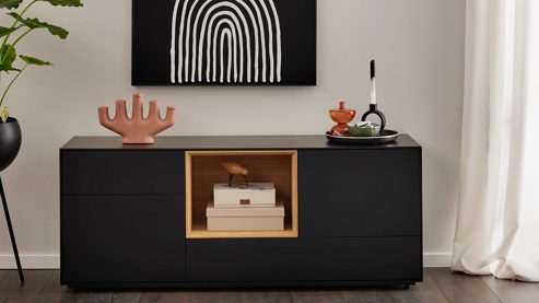 Sideboard Interliving aus Holz in Schwarz Interliving Wohnzimmer Serie 2034 - Sideboard schwarzer Lack & Eiche - zwei Schubladen, zwei Türen, Länge ca. 150 cm