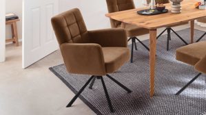 Vierfußstuhl PARTNERRING COLLECTION aus Stoff in Braun PARTNERRING COLLECTION Armlehnstuhl Winston mit Drehfunktion cognacfarbener Vintagelook & schwarzes Metall