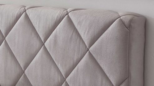 Boxspringbett KAWOO aus Stoff in Hellgrau KAWOO Boxspringbett Eberndorf silberfarbener Bezug 50562-720 – Liegefläche ca. 180 x 200 cm