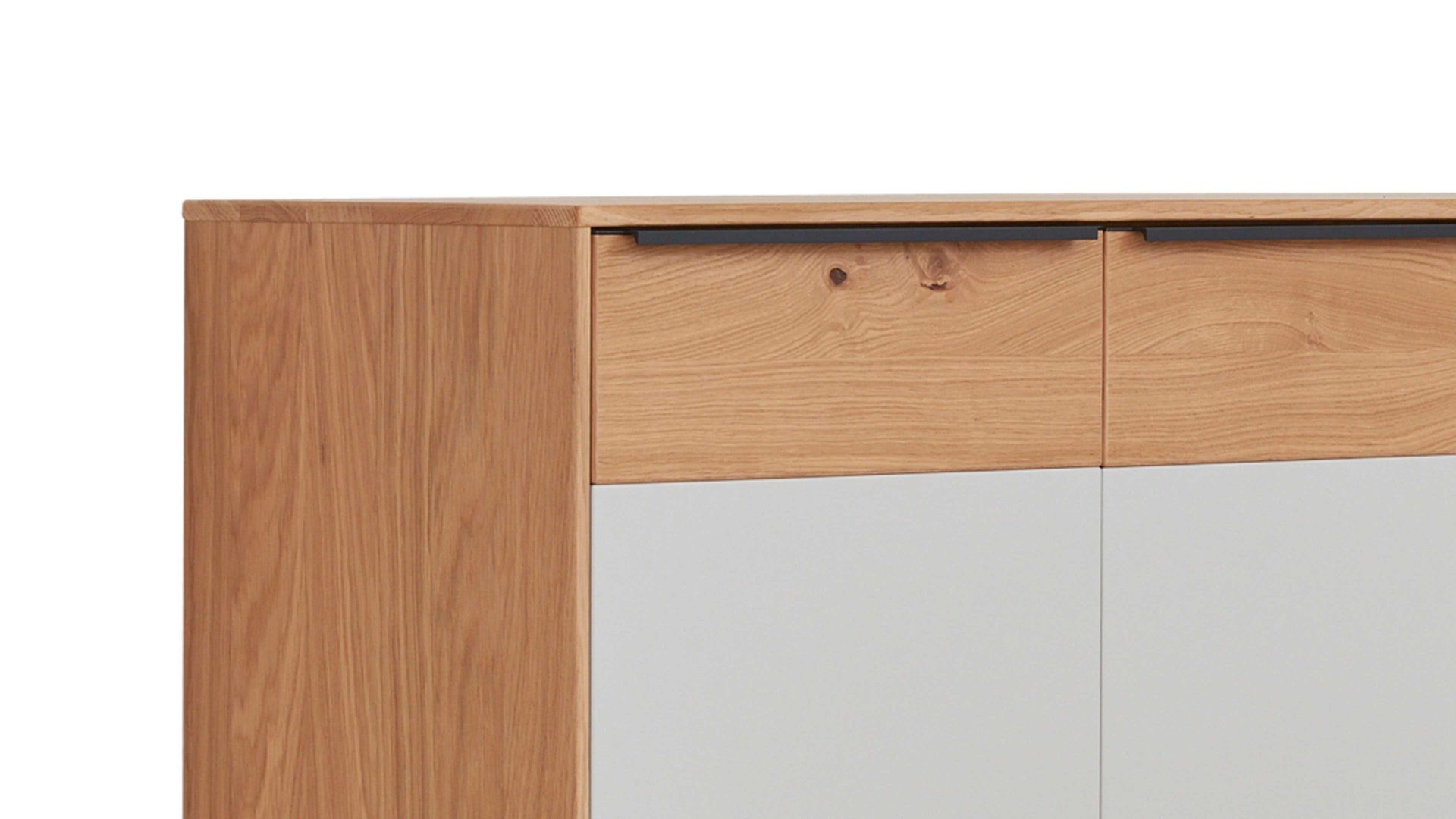 Schuhschrank Interliving aus Holz in Holzfarben Interliving Garderoben Serie 6005 – Schuhschrank Eiche & lichtgrauer Lack – drei Türen