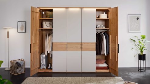 Kleiderschrank Interliving aus Holz in Holzfarben Interliving Schlafzimmer Serie 1015 – Kleiderschrank Wildeiche - fünf Türen, ca. 252 cm