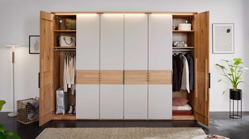 Kleiderschrank Interliving aus Holz in Holzfarben Interliving Schlafzimmer Serie 1015 – Kleiderschrank Wildeiche - sechs Türen, ca. 302 cm