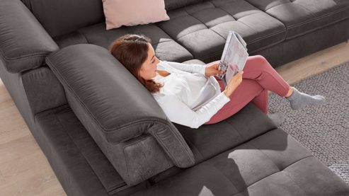 Ecksofa modulmaster aus Stoff in Anthrazit Modulmaster MM-MP1061 - Ecksofa anthrazitfarbene Mikrofaser Saddle & glänzende Metallfüße - Stellfläche ca. 244 x 320 cm